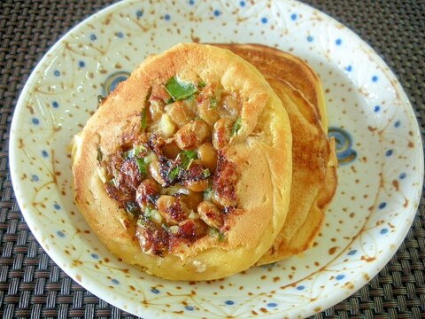 納豆とねぎのお食事系大豆粉パンケーキ♪